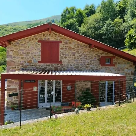 Bed & Breakfast La Maison Du Bonheur Saint-Etienne-de-Baigorry